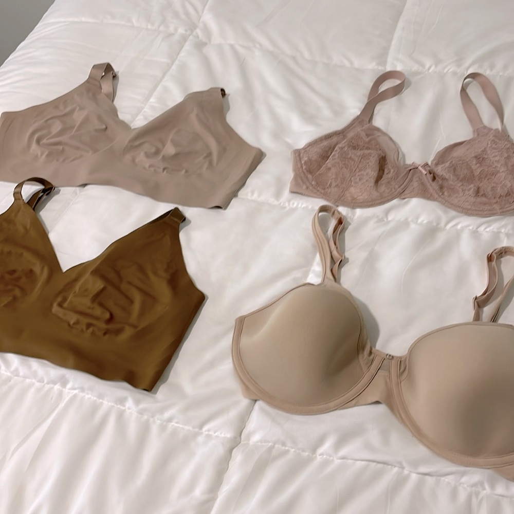 Lot of 4 Bras!  34DD
